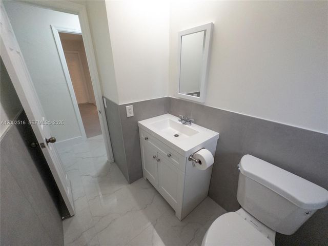 5400 NW 18th St 3N, Lauderhill, FL 33313