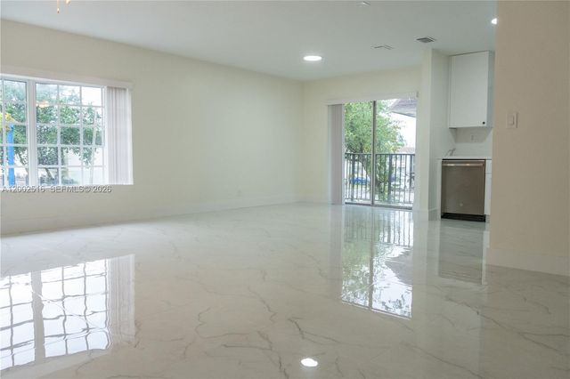 5400 NW 18th St 3N, Lauderhill, FL 33313