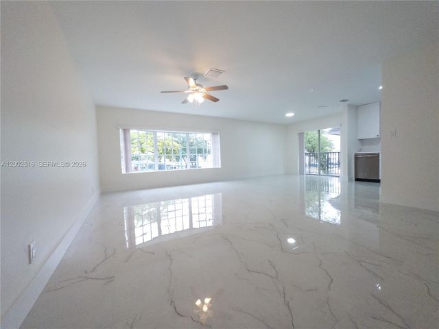 5400 NW 18th St 3N, Lauderhill, FL 33313