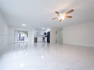 5400 NW 18th St 3N, Lauderhill, FL 33313