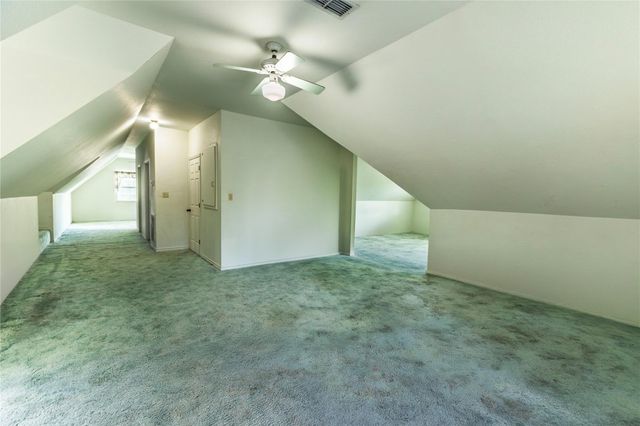 636 Deer Run Road, Bellville, TX 77418
