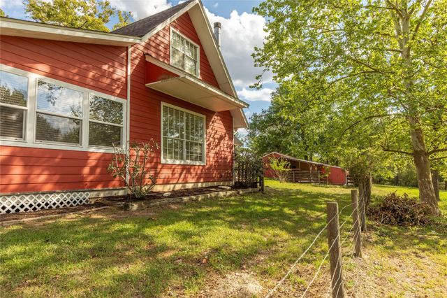 636 Deer Run Road, Bellville, TX 77418