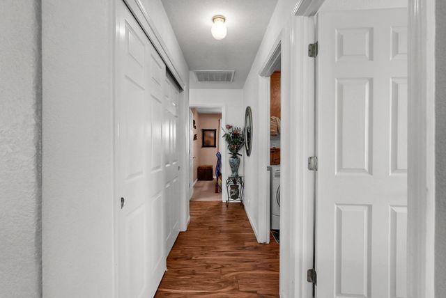 661 Mendocino Ct, Los Banos, CA 93635