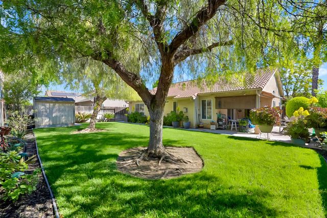 661 Mendocino Ct, Los Banos, CA 93635