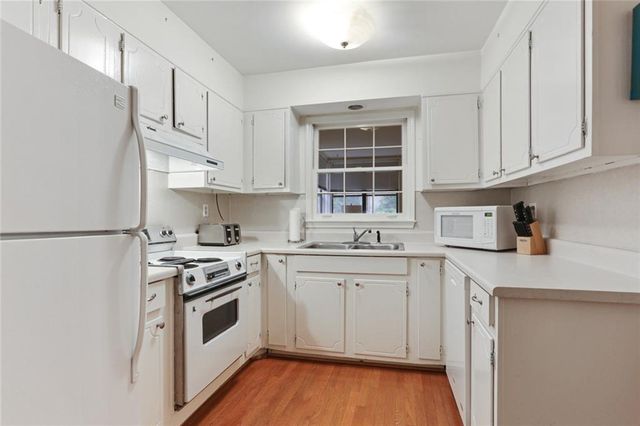 158 Maribeau NW Square, Atlanta, GA 30327