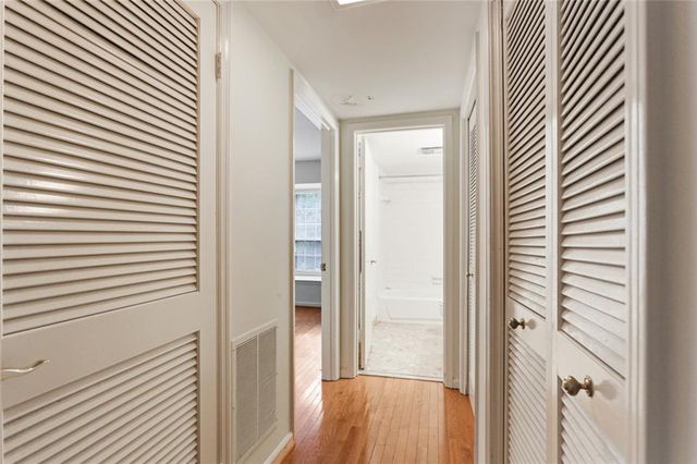 158 Maribeau NW Square, Atlanta, GA 30327