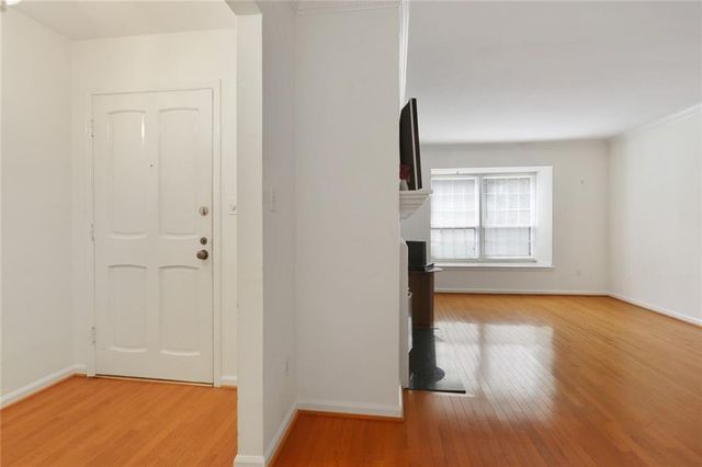 158 Maribeau NW Square, Atlanta, GA 30327