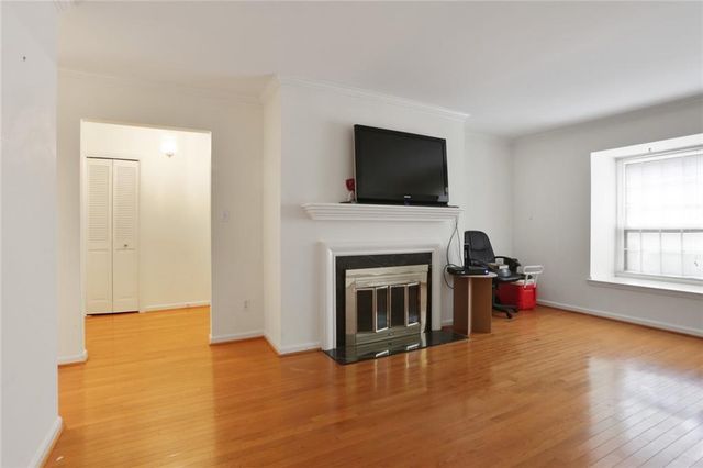 158 Maribeau NW Square, Atlanta, GA 30327