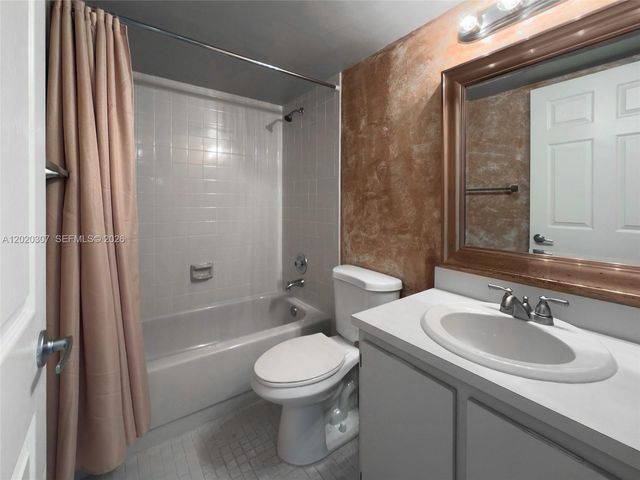 7145 Huntington Lane 303, Delray Beach, FL 33446