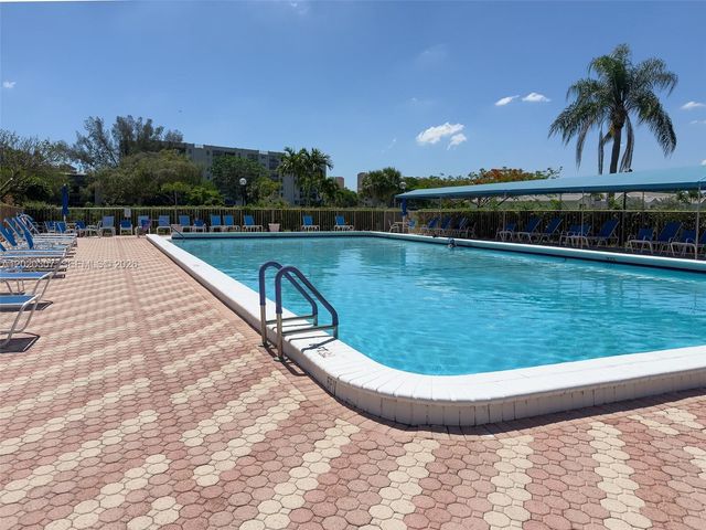 7145 Huntington Lane 303, Delray Beach, FL 33446