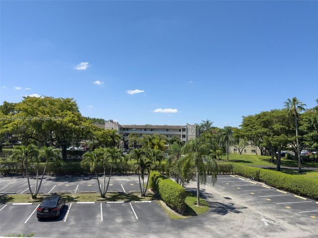 7145 Huntington Lane 303, Delray Beach, FL 33446