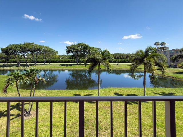 7145 Huntington Lane 303, Delray Beach, FL 33446
