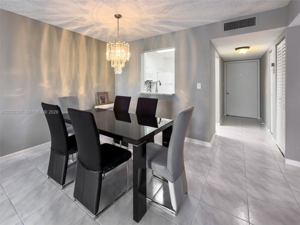 7145 Huntington Lane 303, Delray Beach, FL 33446