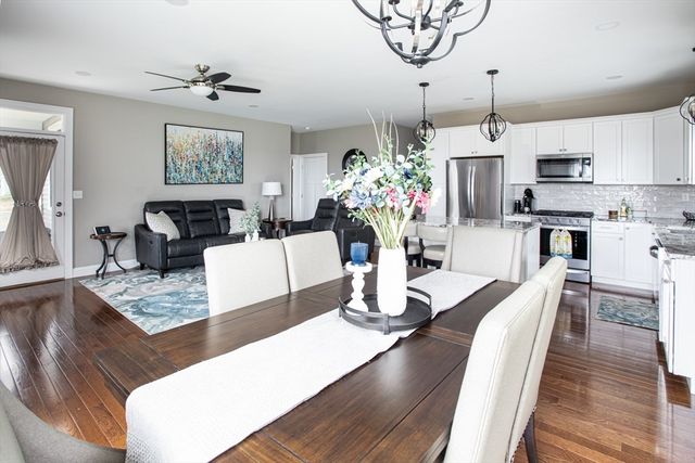 32 Sophia Dr, Rehoboth, MA 02769