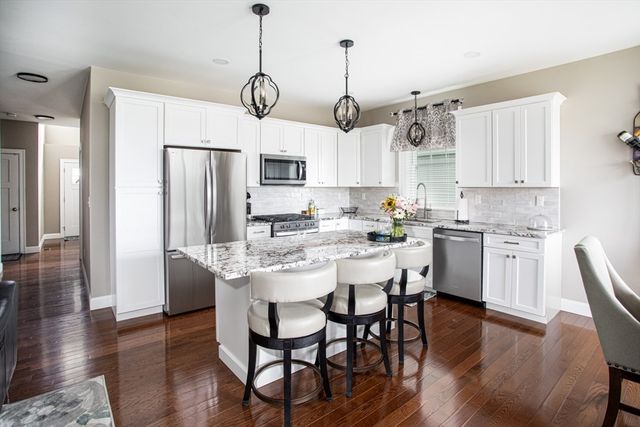 32 Sophia Dr, Rehoboth, MA 02769