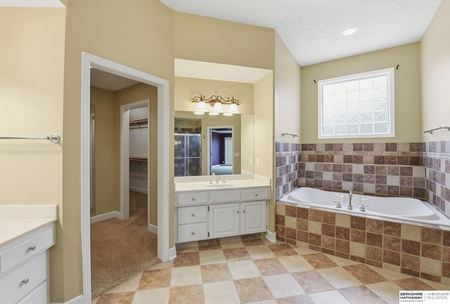 2671 S 191st Circle, Omaha, NE 68130