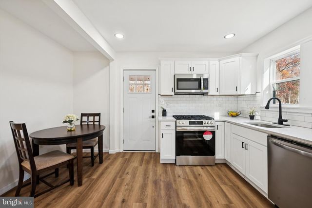 100 STAGE COACH RD, Williamstown, NJ 08094