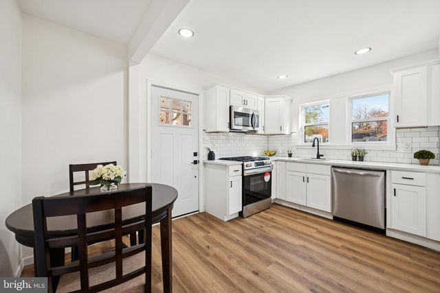 100 STAGE COACH RD, Williamstown, NJ 08094