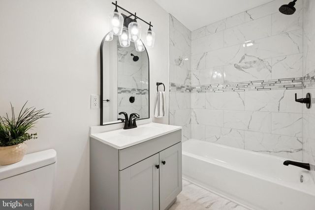 100 STAGE COACH RD, Williamstown, NJ 08094