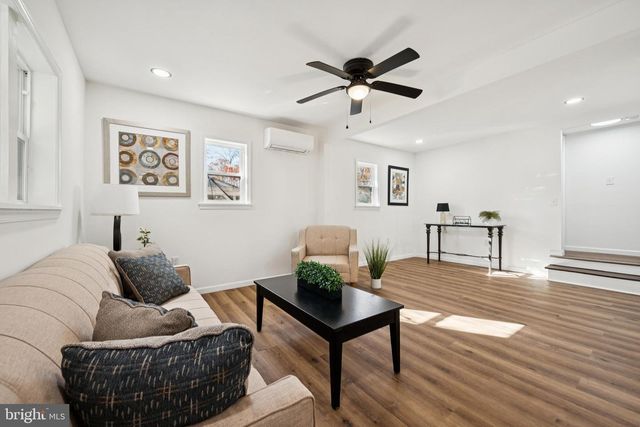 100 STAGE COACH RD, Williamstown, NJ 08094