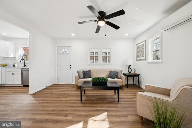 100 STAGE COACH RD, Williamstown, NJ 08094