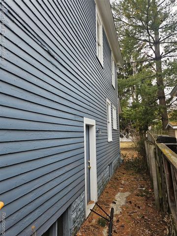 917 Saint Clair Street, Port Huron, MI 48060