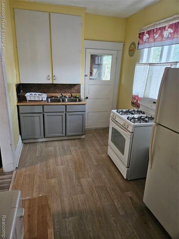 917 Saint Clair Street, Port Huron, MI 48060