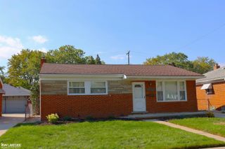 24595 Beck Avenue, Eastpointe, MI 48021