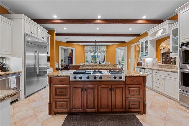1252 Briar Creek Drive, Friendswood, TX 77546