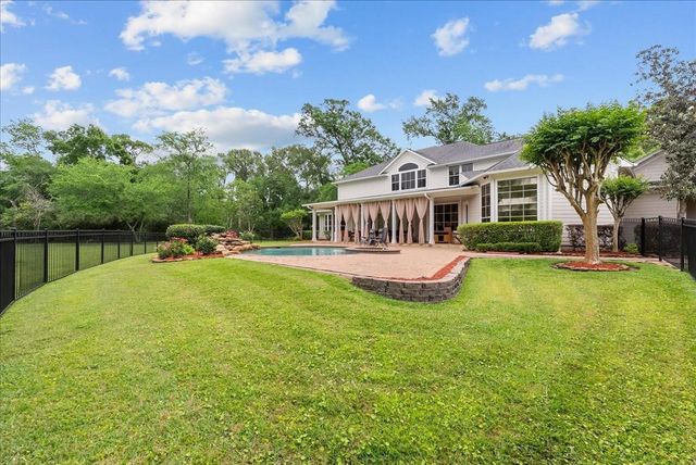 1252 Briar Creek Drive, Friendswood, TX 77546