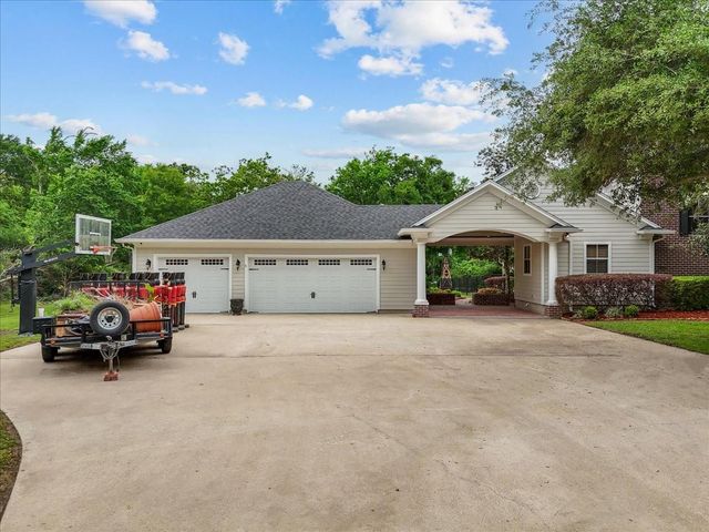 1252 Briar Creek Drive, Friendswood, TX 77546