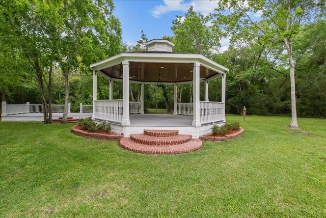 1252 Briar Creek Drive, Friendswood, TX 77546