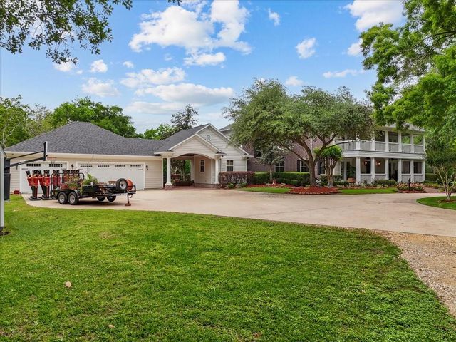 1252 Briar Creek Drive, Friendswood, TX 77546