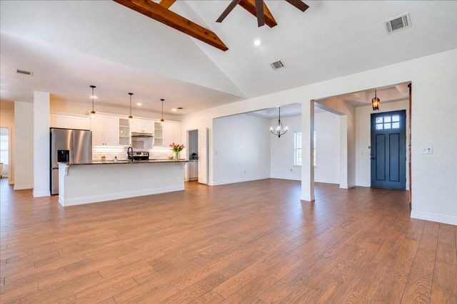 109 Deep Lake CIR, Liberty Hill, TX 78642