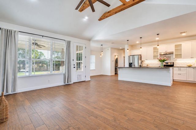 109 Deep Lake CIR, Liberty Hill, TX 78642