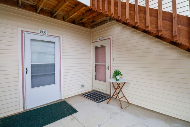 856 Edgewood Glen Drive, Valparaiso, IN 46385