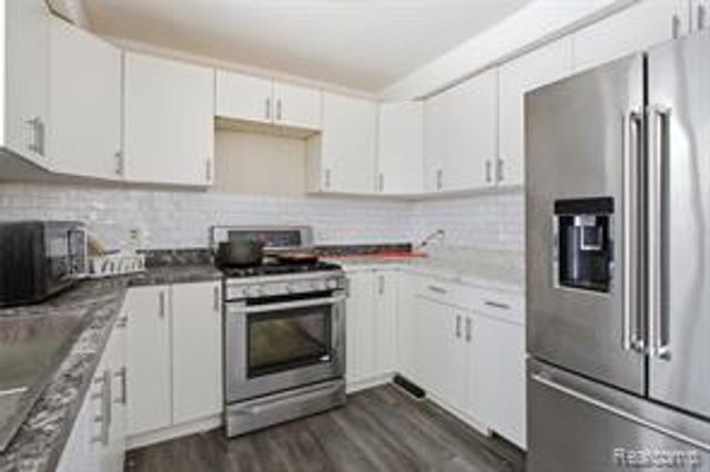 117 N Groesbeck Highway, Mount Clemens, MI 48043