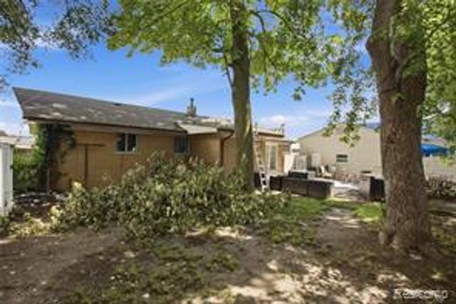 117 N Groesbeck Highway, Mount Clemens, MI 48043