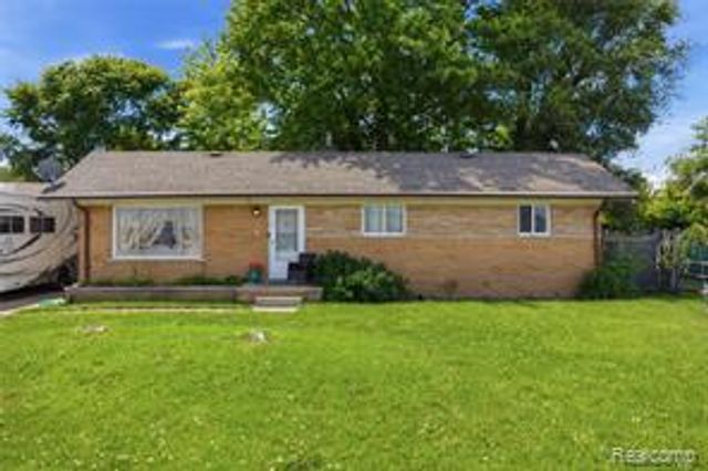 117 N Groesbeck Highway, Mount Clemens, MI 48043