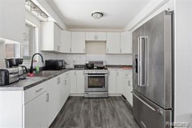 117 N Groesbeck Highway, Mount Clemens, MI 48043