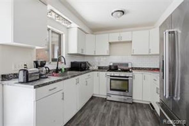 117 N Groesbeck Highway, Mount Clemens, MI 48043