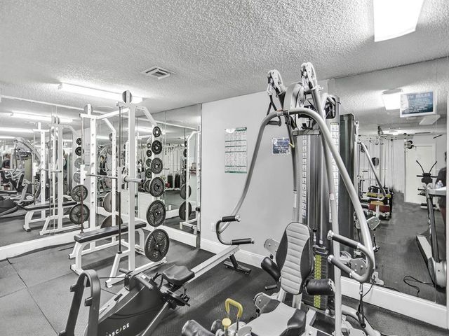 138 Lake Barbara Drive 138, West Palm Beach, FL 33411