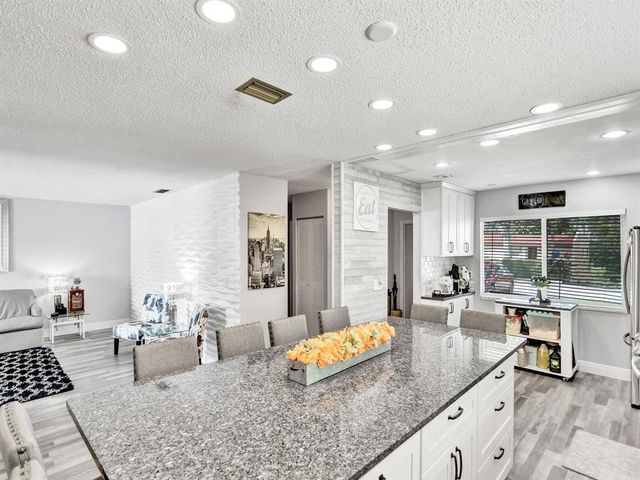 138 Lake Barbara Drive 138, West Palm Beach, FL 33411