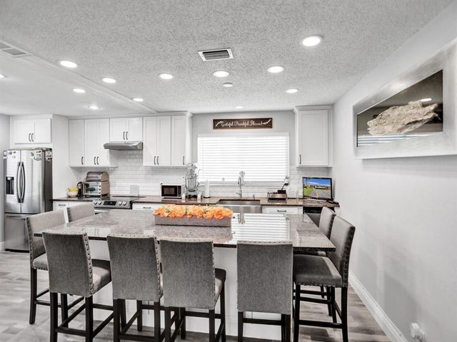 138 Lake Barbara Drive 138, West Palm Beach, FL 33411