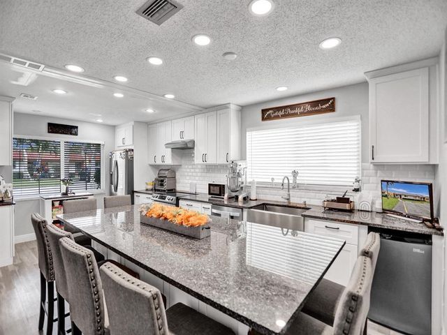 138 Lake Barbara Drive 138, West Palm Beach, FL 33411