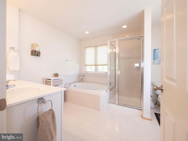 301 MONROE POINT DR, Colonial Beach, VA 22443