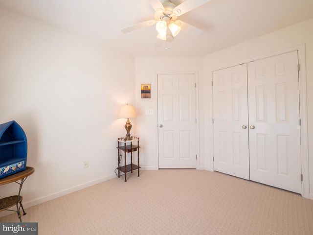 301 MONROE POINT DR, Colonial Beach, VA 22443