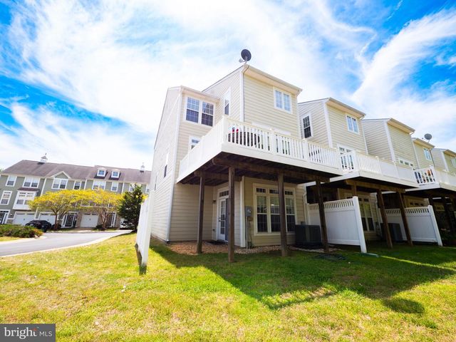 301 MONROE POINT DR, Colonial Beach, VA 22443
