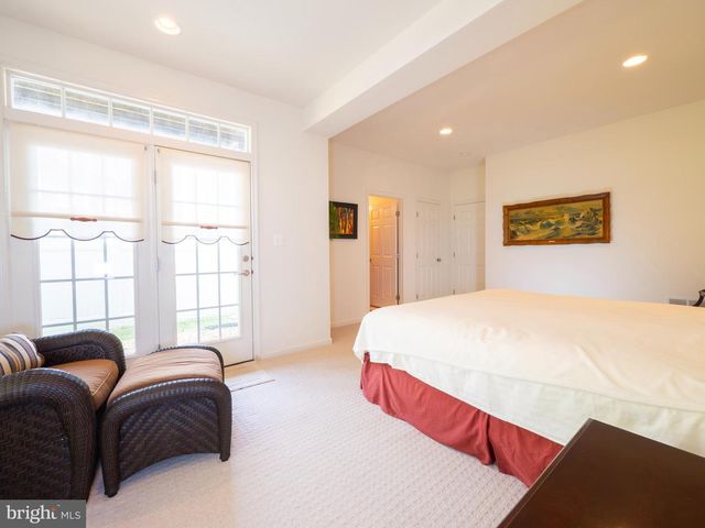 301 MONROE POINT DR, Colonial Beach, VA 22443