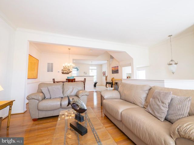 301 MONROE POINT DR, Colonial Beach, VA 22443